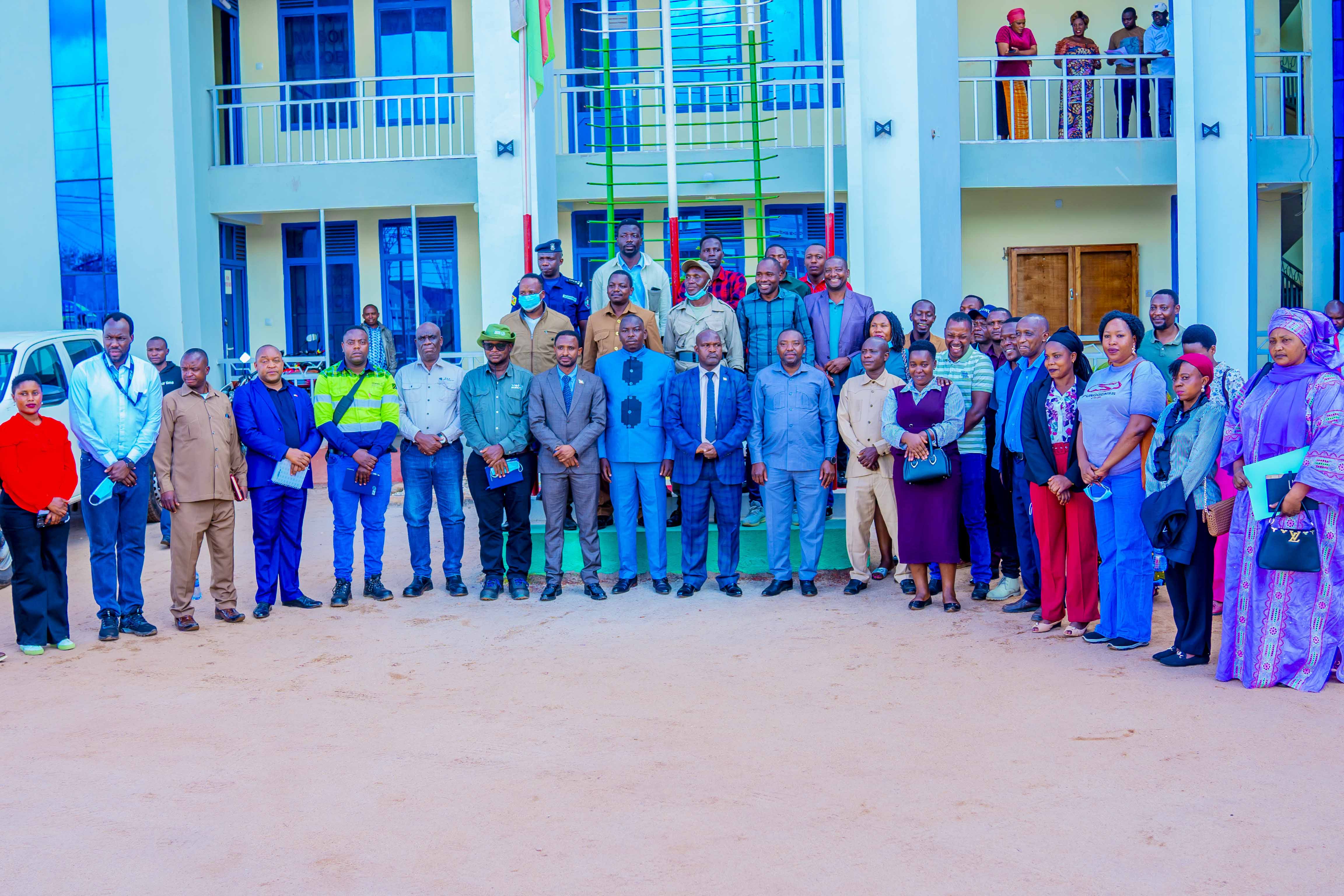 Ujirani Mwema: Visite des autorités du district Rulenge à la commune Muyinga