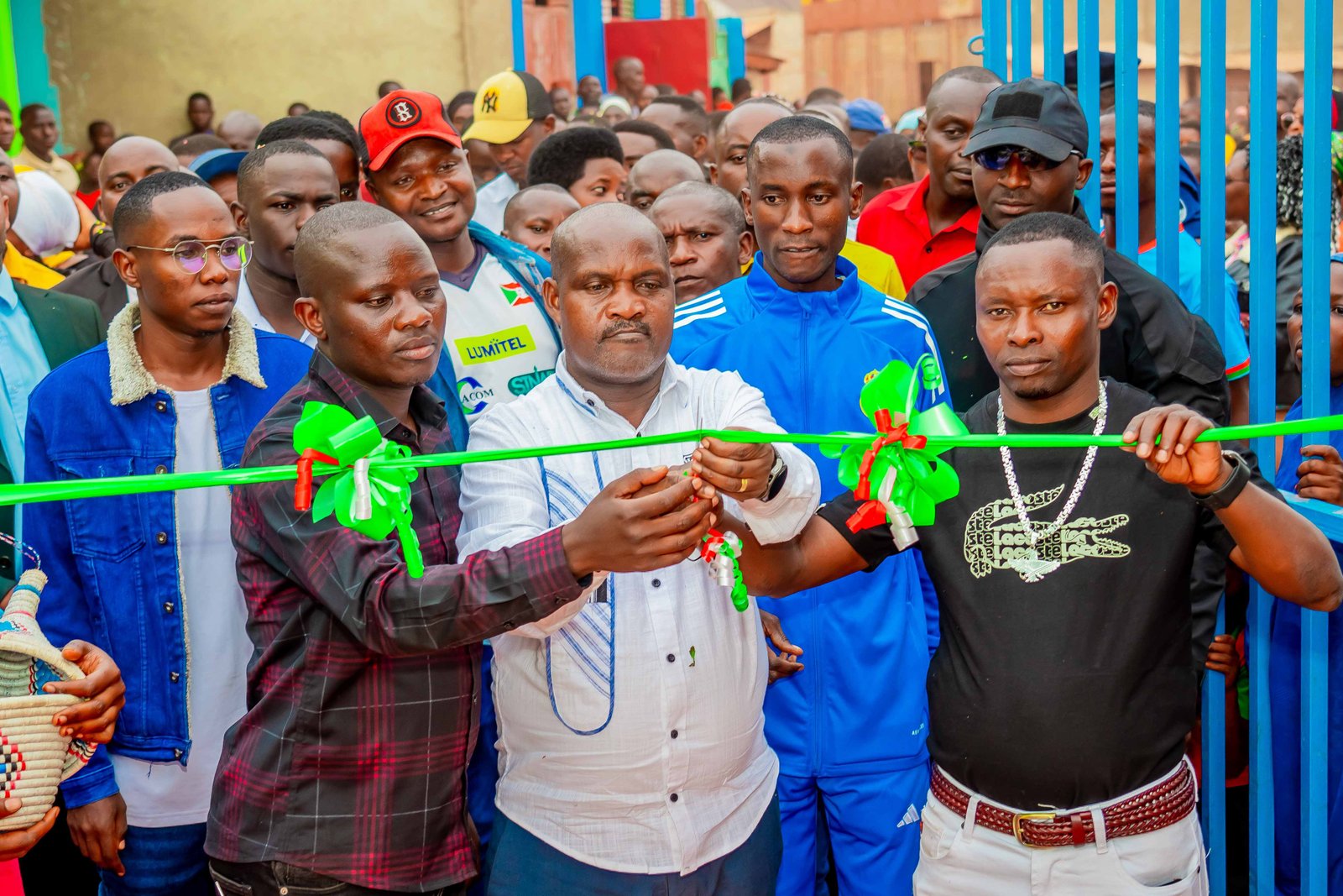 2,45 milliards de francs burundais investis a la construction des marchés de Cumba et Nkoyoyo de la zone Kayenzi